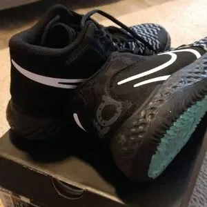 Nike | Shoes | Nike Kd Trey 5 Viii Blackwhiteaurora Green 5  display picture 3